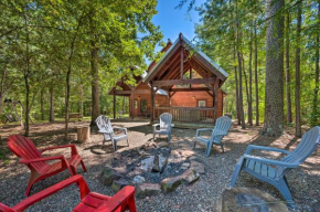 Cabin with Games and Hot Tub, 4 Mi to Beavers Bend!